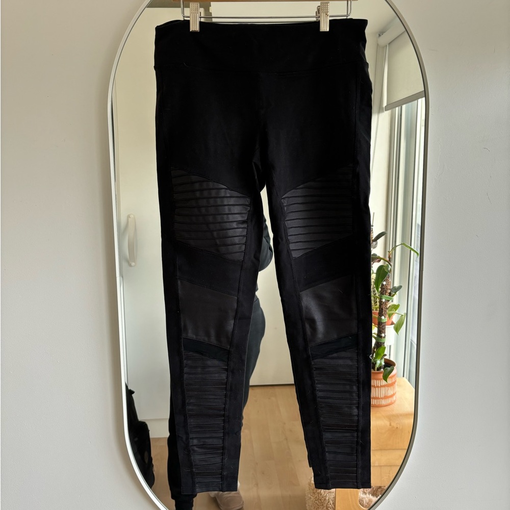 Black Alo Moto Leggings